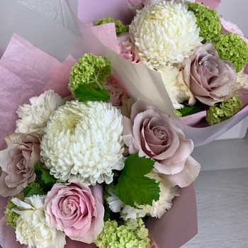 A bunch of Daily Blooms - Florist Daily Choice