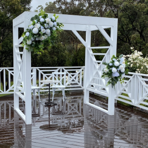 Green & White Arch Flowers 