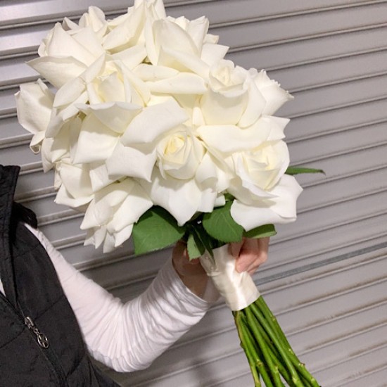 Bridesmaids  Bouquet of Fresh White Roses Long stem 