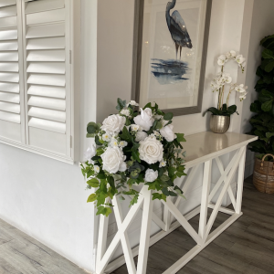 Guest Table Centrepiece - Green & White $60